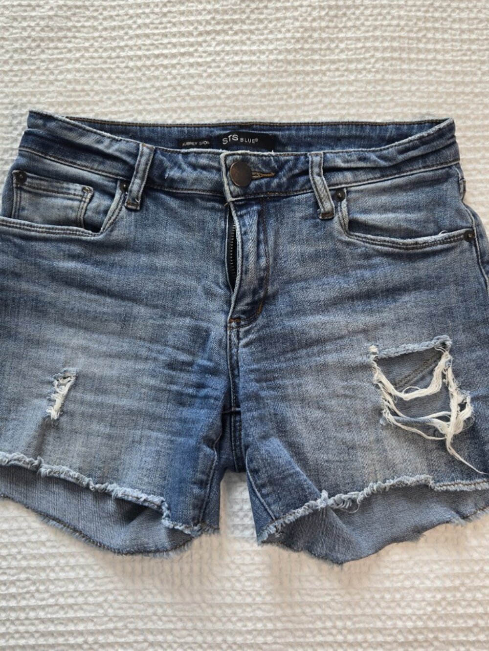 STS Blue Aubrey Distressed Denim Shorts Women Size 25 Jean Frayed Hem Cutoff